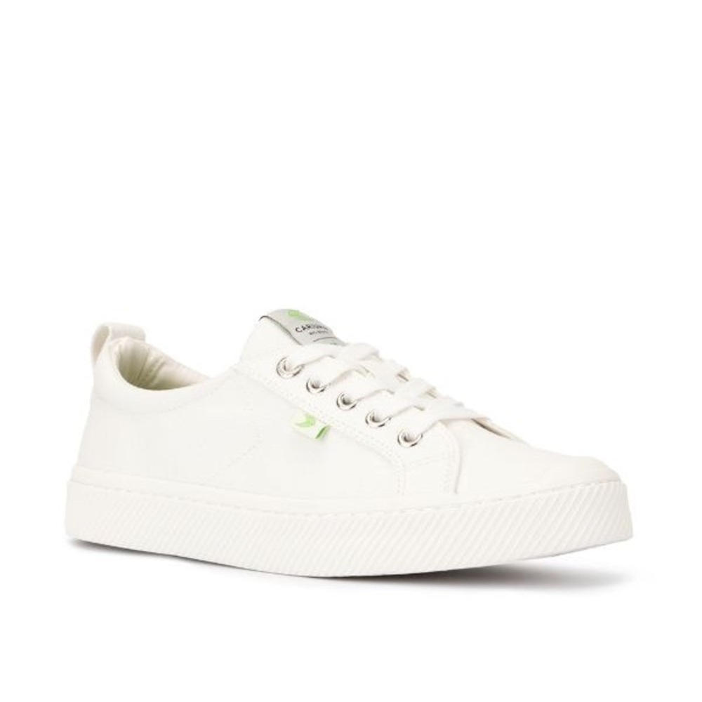 Cariuma Low Top Canvas Sneaker - Size 8
